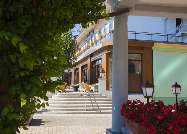 Terrasse Hôtel le lac Malbuisson